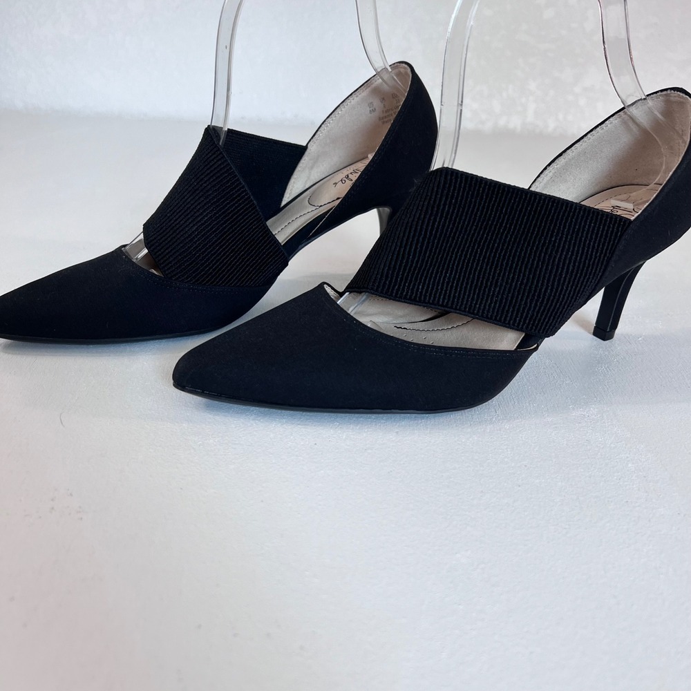 LifeStride Sarita Pumps 8M Black Elastic Strap Pointed Toe Kitten Heel